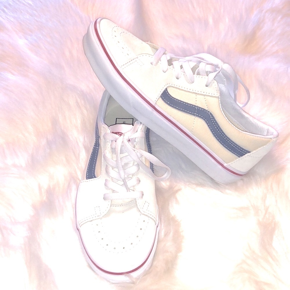 VANS - Picture 3 of 8